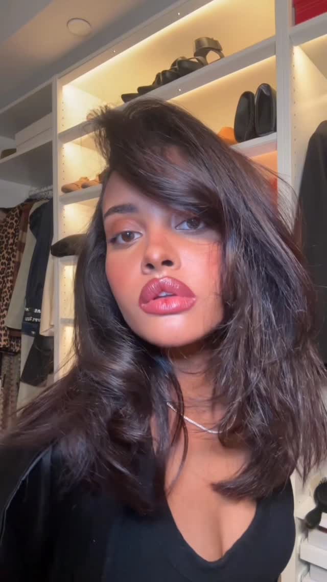 Instagram post by @afnandano for VEGAMOUR. Caption reads: @vegamour gro dry shampoo !!.