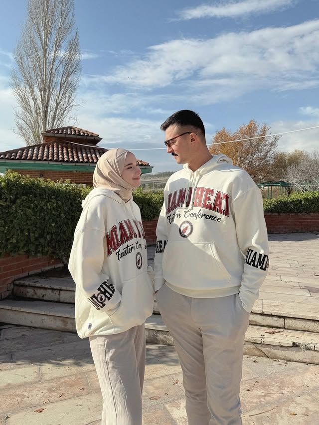 Instagram post by @zynp_kilnc for DeFacto. Caption reads: 💌
.
Sweat'lerimiz @defacto 
#reklam.