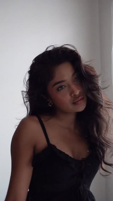 Instagram post by @khesyinii for Carolina Herrera. Caption reads: [...] never leaving without a spritz of....