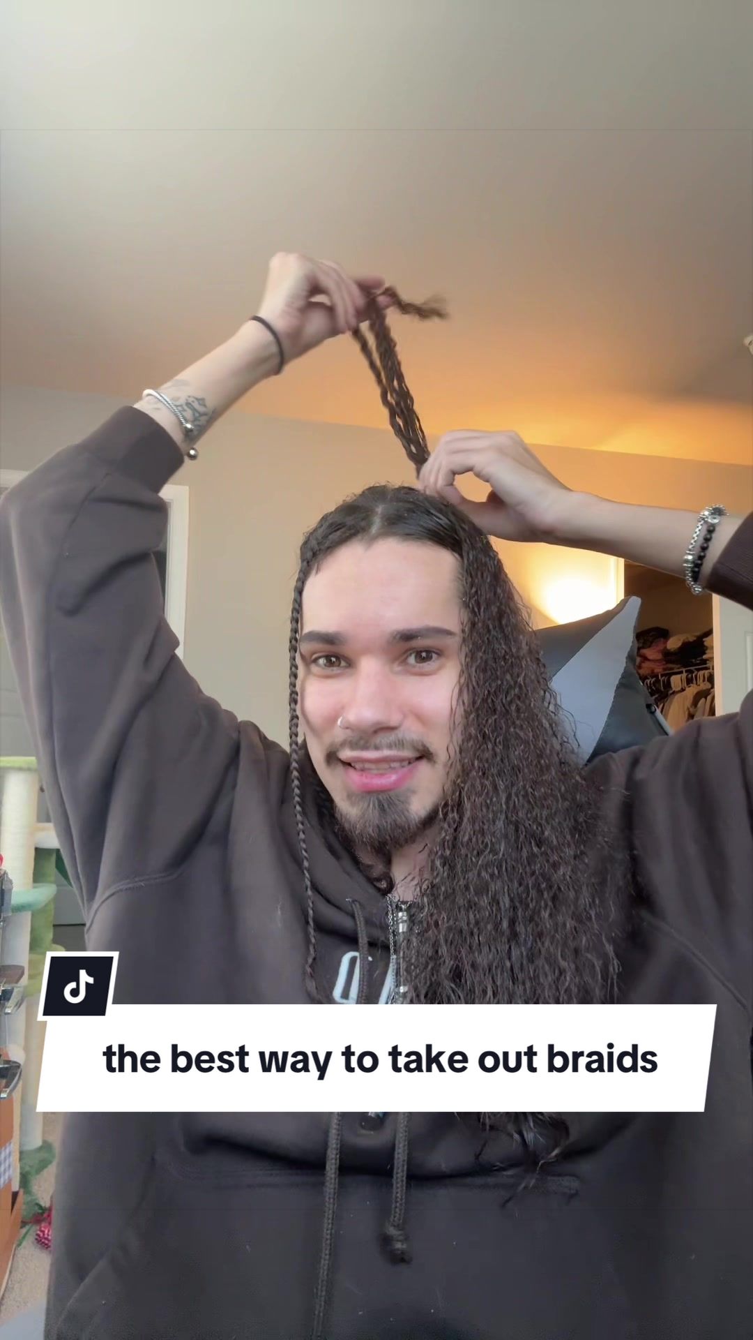 TikTok post by @ridge.x for Cécred. Caption reads: [...] be the best way to take out braids @CÉCRED....