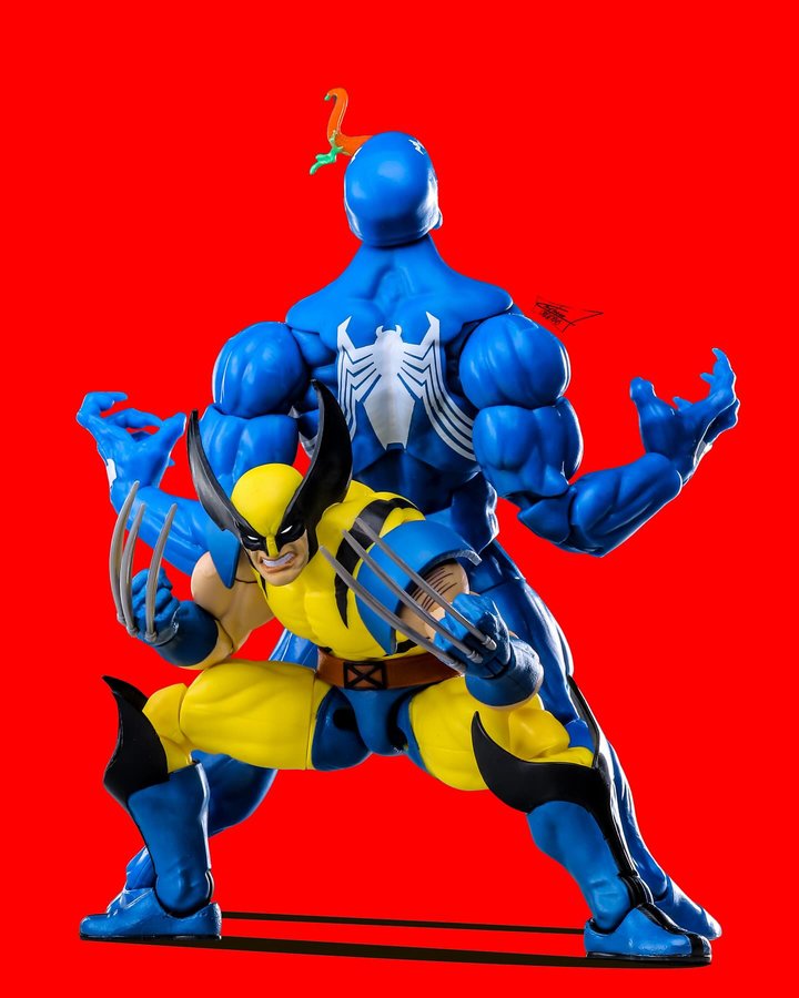 Instagram post by @mrleeee for Hasbro Pulse. Caption reads: “Wolverine and Venom “
“Figure by @hasbropulse....