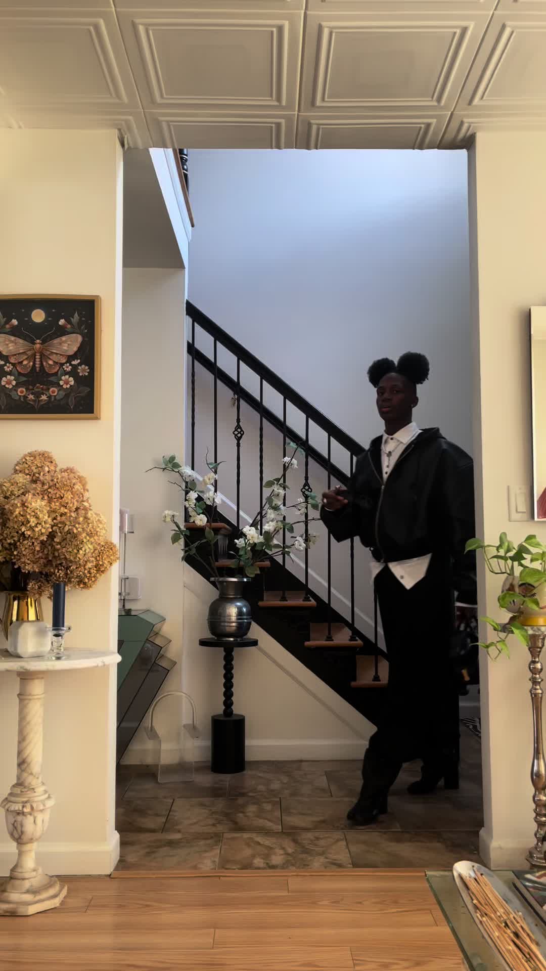 TikTok post by @khiiarii for The Frankie Shop. Caption reads: [...] sorrysorrysorrysorry  Hoodie: @The Frankie....