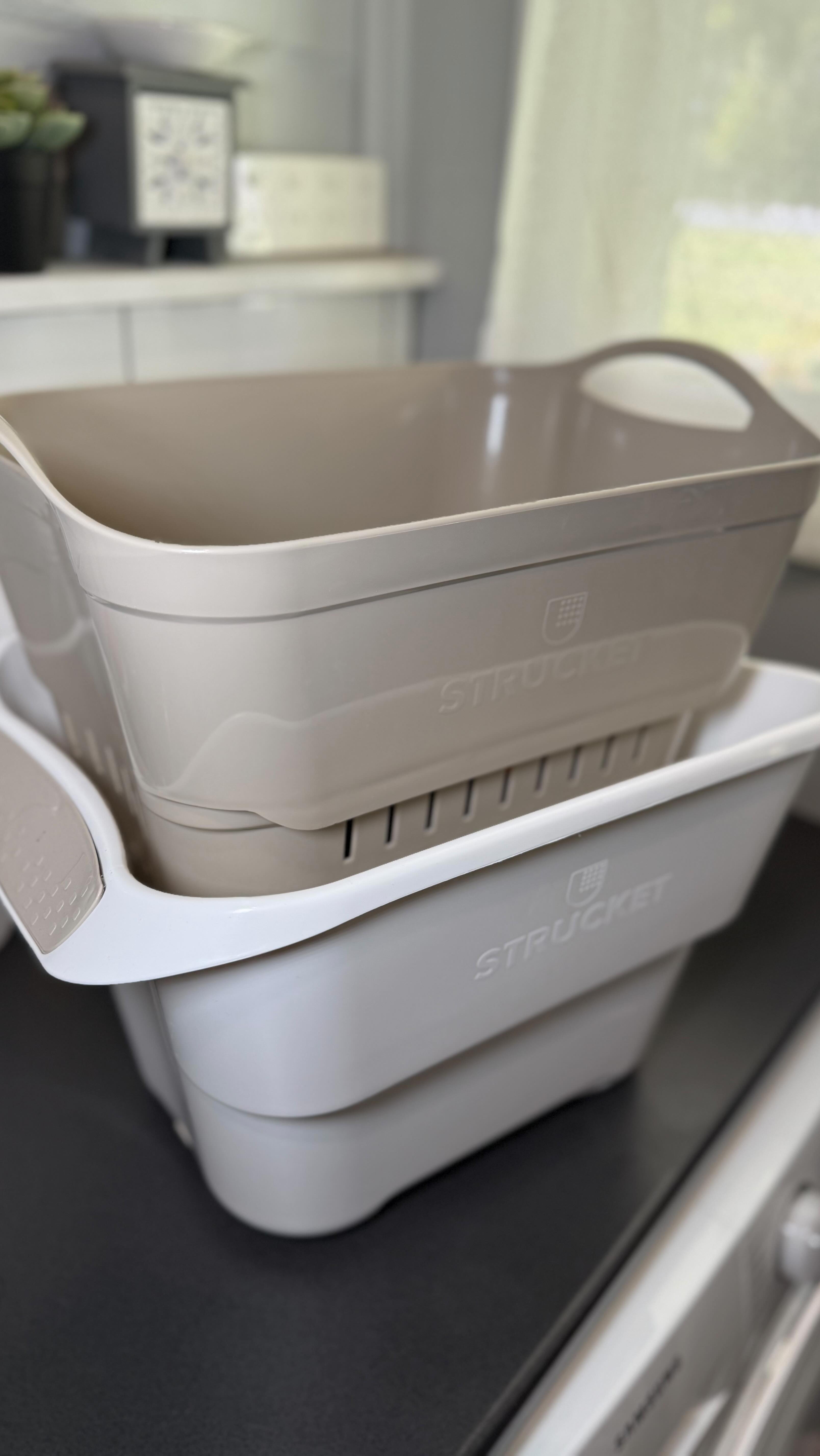 Instagram post by @kelnormaneatz for Strucket. Caption reads: Not your average bucket
Meet the Strucket - the....