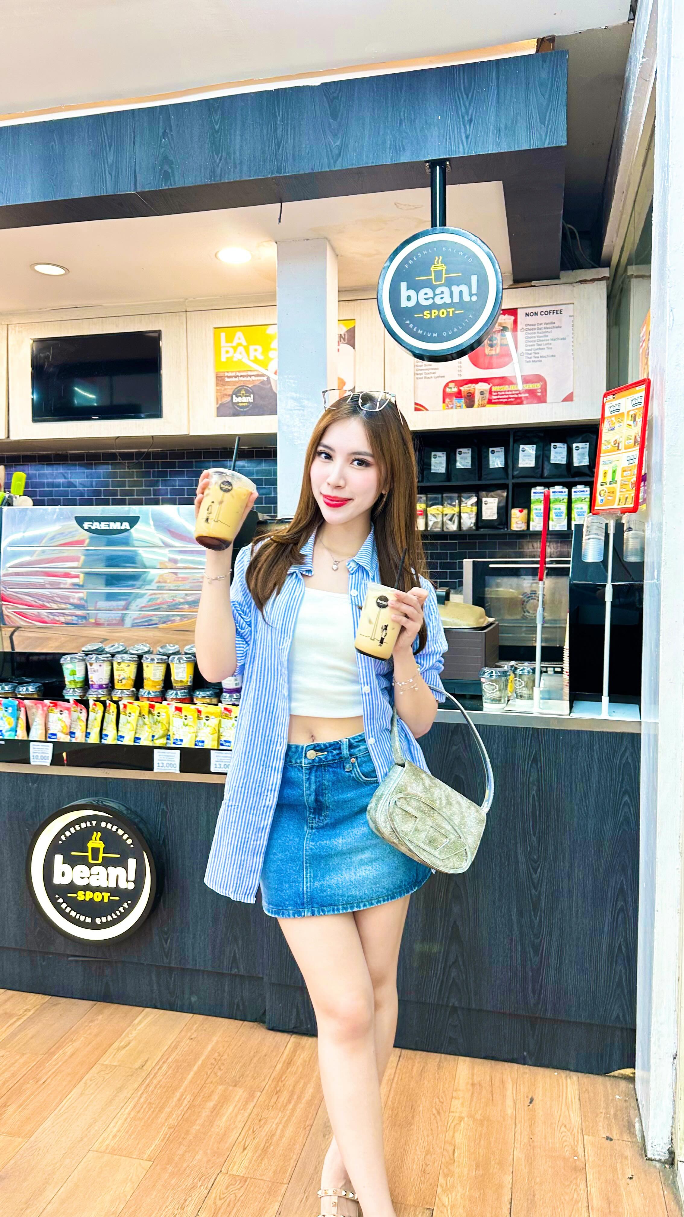 Instagram post by @jenniferfukuhara for Alfamart. Caption reads: ☕️Ngopi cuma 10RIBU? YESSS!! ✅😱

Buat kamu yang....