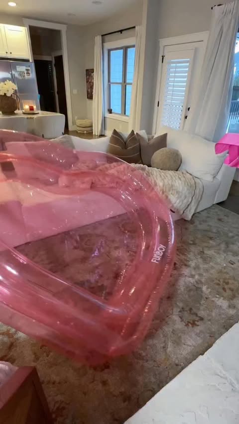 Instagram post by @sarahelizabethray for FUNBOY. Caption reads: [...] much love your way! #valentinesday #AD....