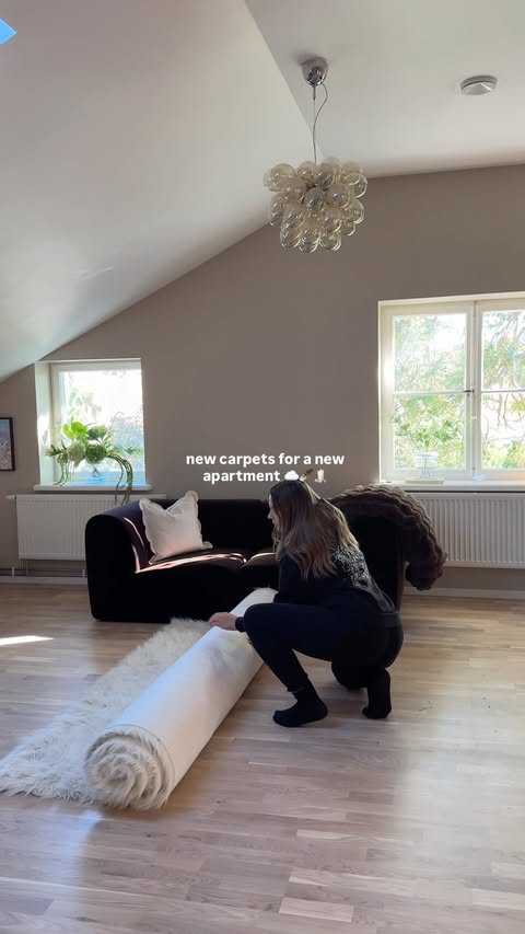 Instagram post by @haubees for Trendcarpet. Caption reads: [...] | love love love my new carpets from....
