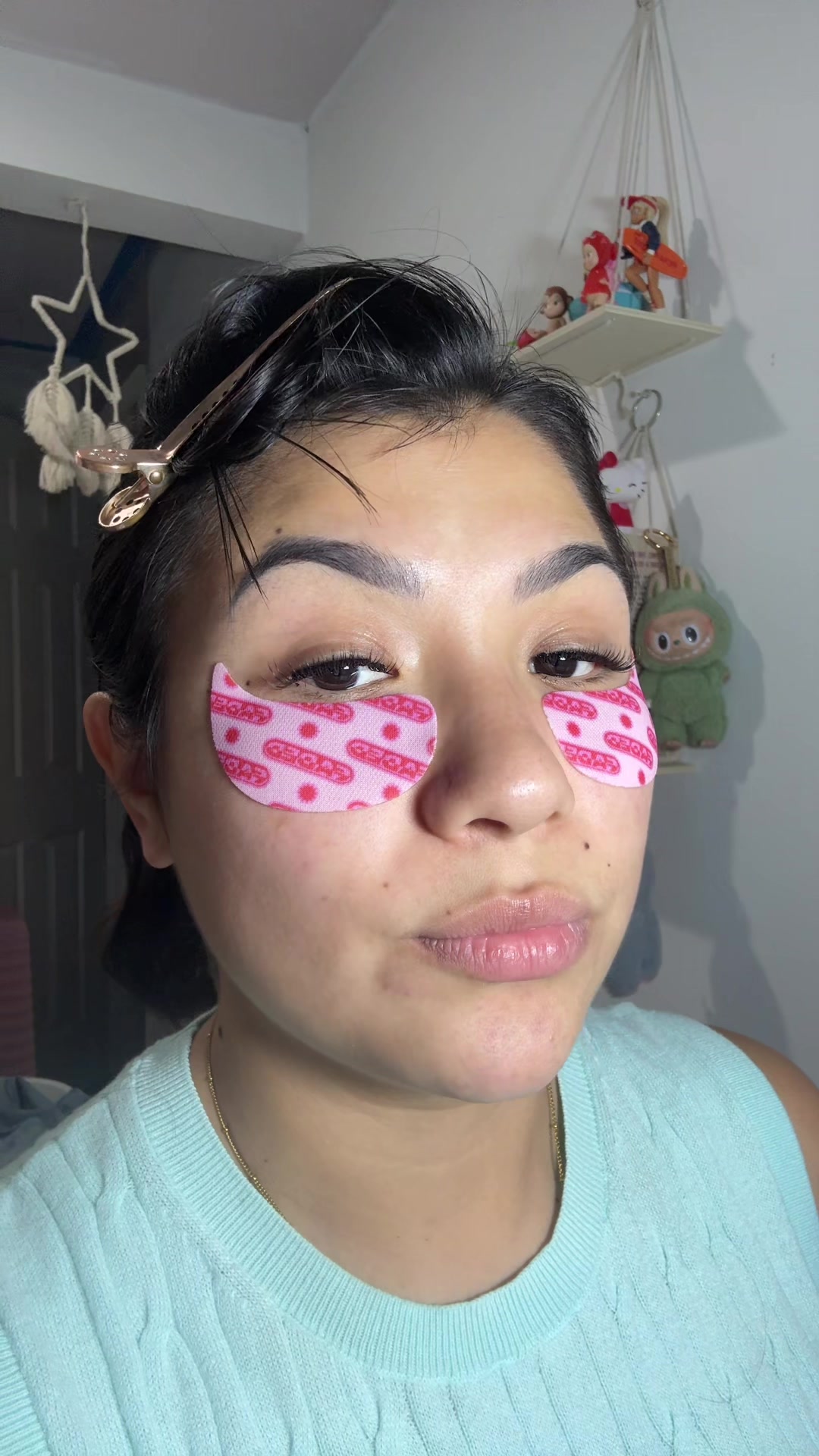TikTok post by @leidyymorenitaa for TOPICALS. Caption reads: @TOPICALS 🩷 #faded #topicals #eyemask [...].