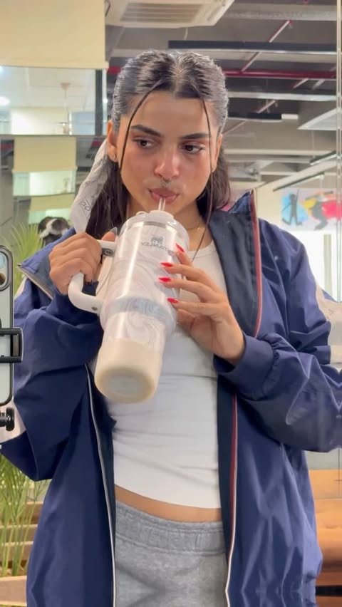 Instagram post by @_ishani_sanghavi for MuscleBlaze. Caption reads: Changed habits, changed body!
.
@muscleblaze....