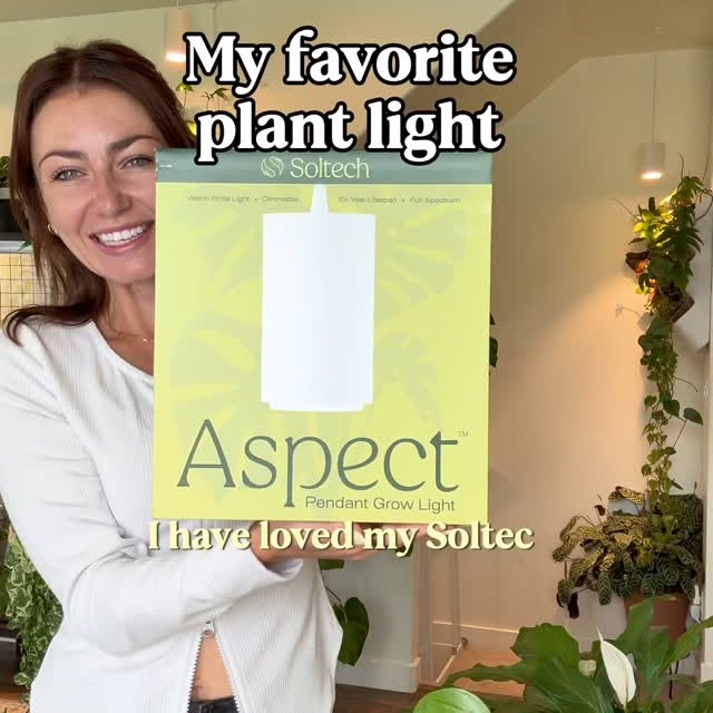 Instagram post by @mariahgrows for Soltech. Caption reads: [...] 🌿🌿 The new Aspect Gen 2 light from....