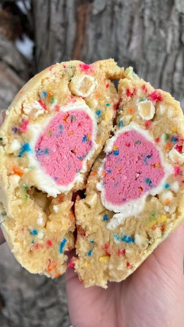 Instagram post by @biteofnewengland for Fat & Weird Cookie. Caption reads: 🎉GIVEAWAY🎉

Me and my friends @fatandweirdcookie....