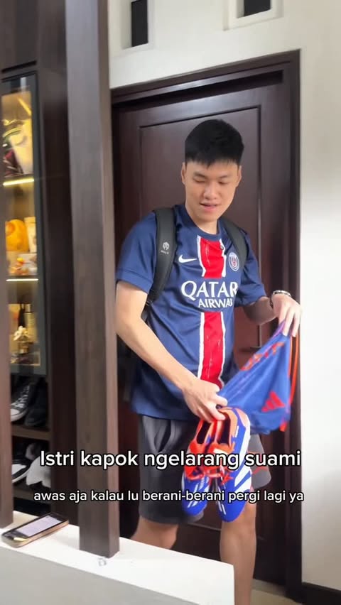 Instagram post by @dodisah_ for Clear Vietnam. Caption reads: Kapok kan lu ngelarang gw #football #dodisah....