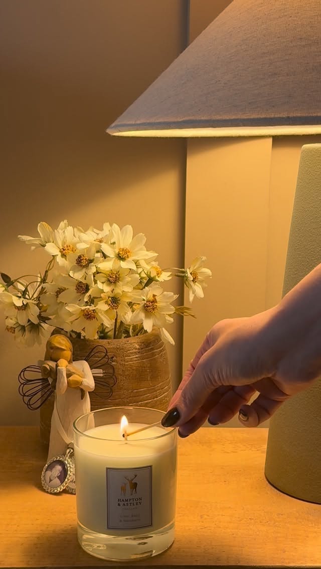 Instagram post by @monkeymews_ for Hampton and Astley. Caption reads: [...] swoops in with this beautiful....