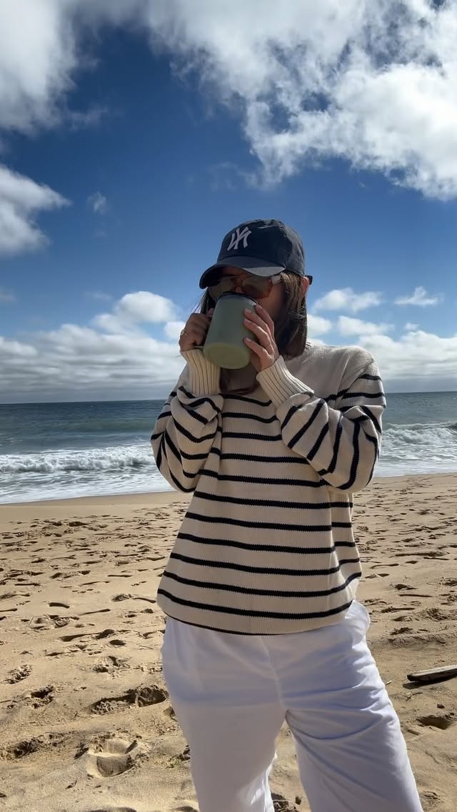 Instagram post by @mariaaamarzullo for Manna Hydration. Caption reads: [...] to an active lifestyle 💧☕️ @mannahydration....