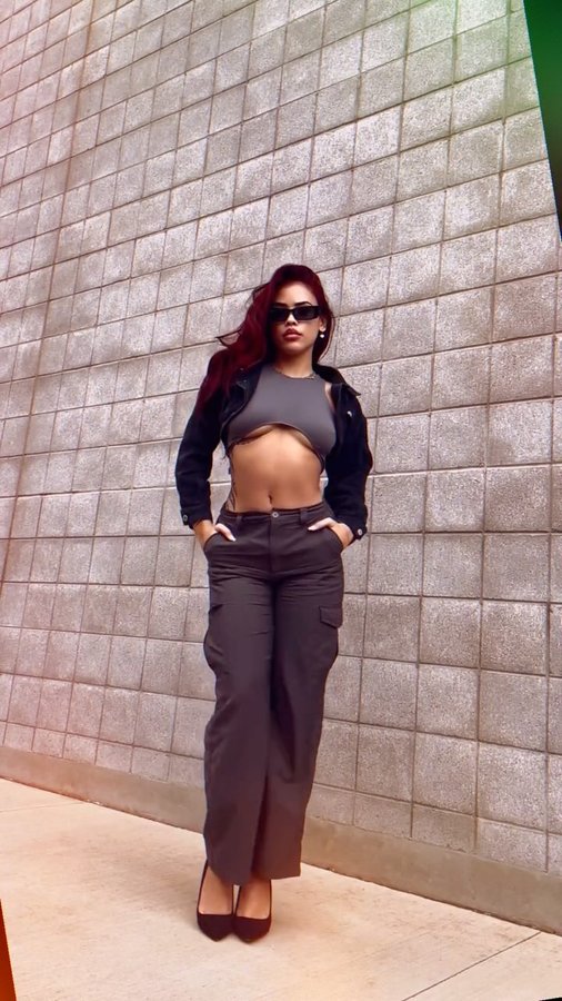 Instagram post by @avalinh.k for Jeans Warehouse Hawaii. Caption reads: [...] classmate 📚

Fit sponsored by....