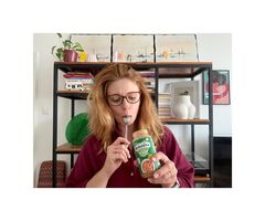 Instagram post by @costampoangielsku for BoboVita. Caption reads: Tak tak, podaję swojemu bombelkowi słoiczki.....