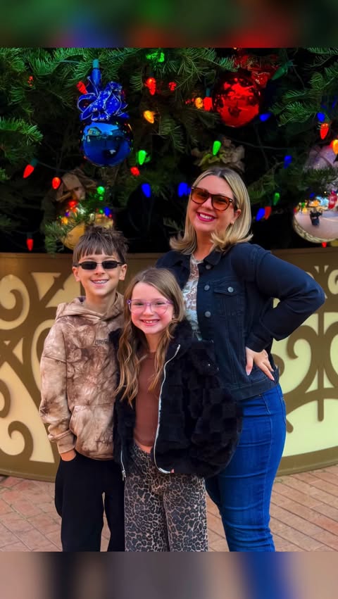 Instagram post by @mamanowwhat for Zenni. Caption reads: Holiday gifting just got so much easier!....