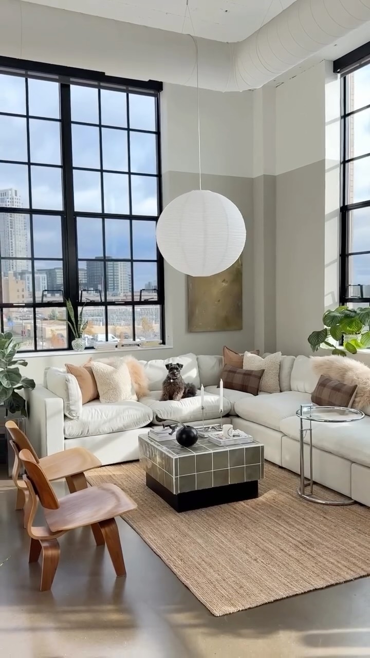 Instagram post by @hannah_ellingson for Cozey. Caption reads: When you’re just starting out, it’s all about....