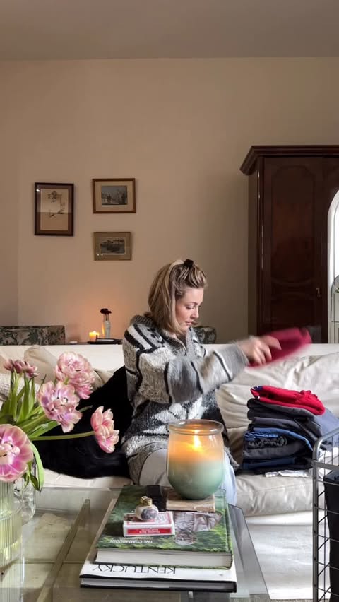 Instagram post by @amberyackzan for Clorox. Caption reads: [...] nyc apartment reset with @clorox....