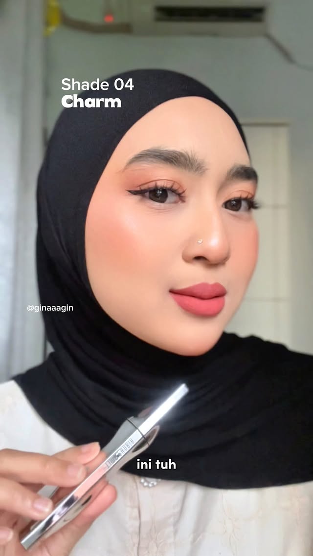 Instagram post by @ginaaagin for BEAUTY Community | UGC Creator. Caption reads: Gincu tempur, anti touch up touch up💋 Timephoria....