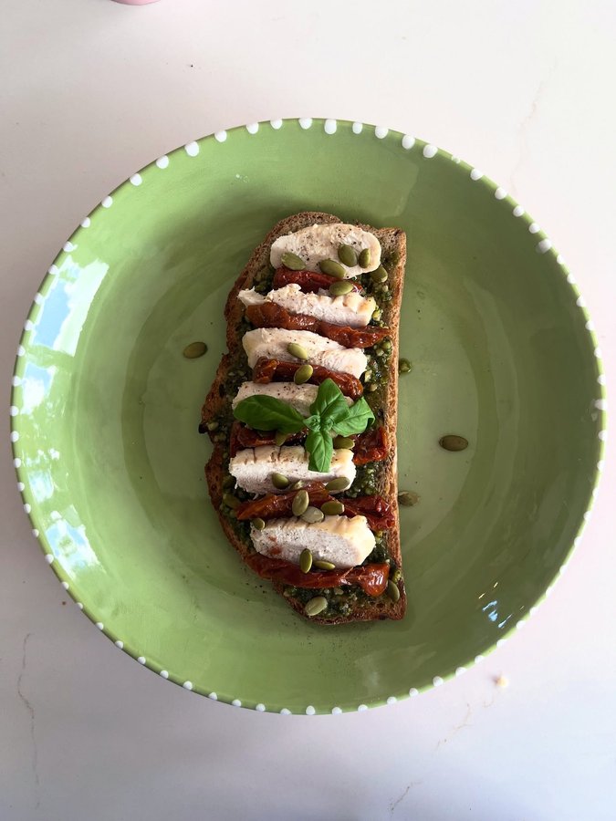 Instagram post by @lunch.and.life for Pottery Café. Caption reads: Return to reality with a lunch of roast chicken,....