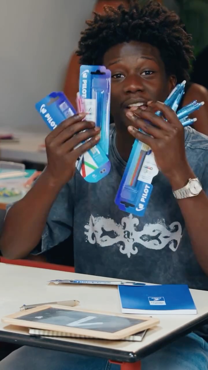 Instagram post by @tsuku for Pilot Pen France. Caption reads: 🚨 Nos PIRES anecdotes à l’école IRL #6 DISPO 🚨....