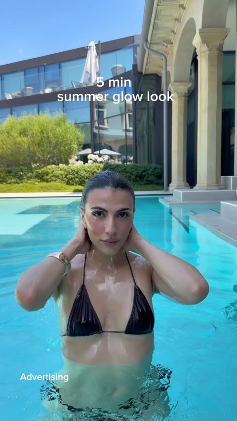 Instagram post by @giuliasalemi for Clinique Italia. Caption reads: [...] for sunset after a sunny day w/....