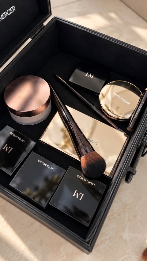 Instagram post by @ohmymichie for Laura Mercier. Caption reads: #GiftedbyLauraMercier A full face of @lauramercier....