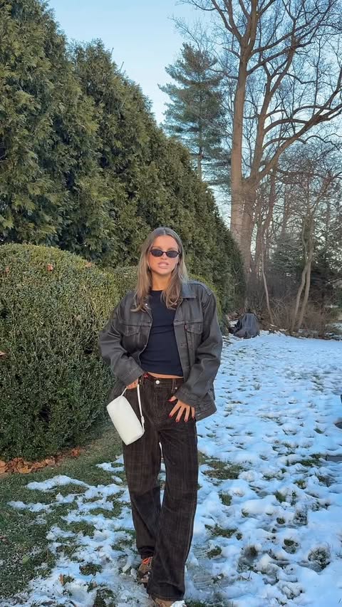 Instagram post by @lifeofreillyyy for Levi's. Caption reads: Outfit of the day in my @levis !!!! 

RELAXED FIT....