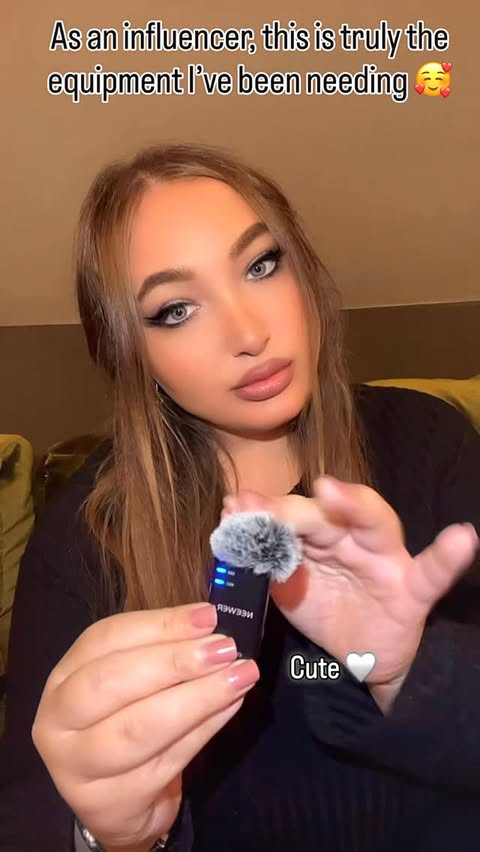 Instagram post by @mika_mau for NEEWER. Caption reads: 🎙️Thanks @neewer for this amazing NEEWER CM28 PRO....