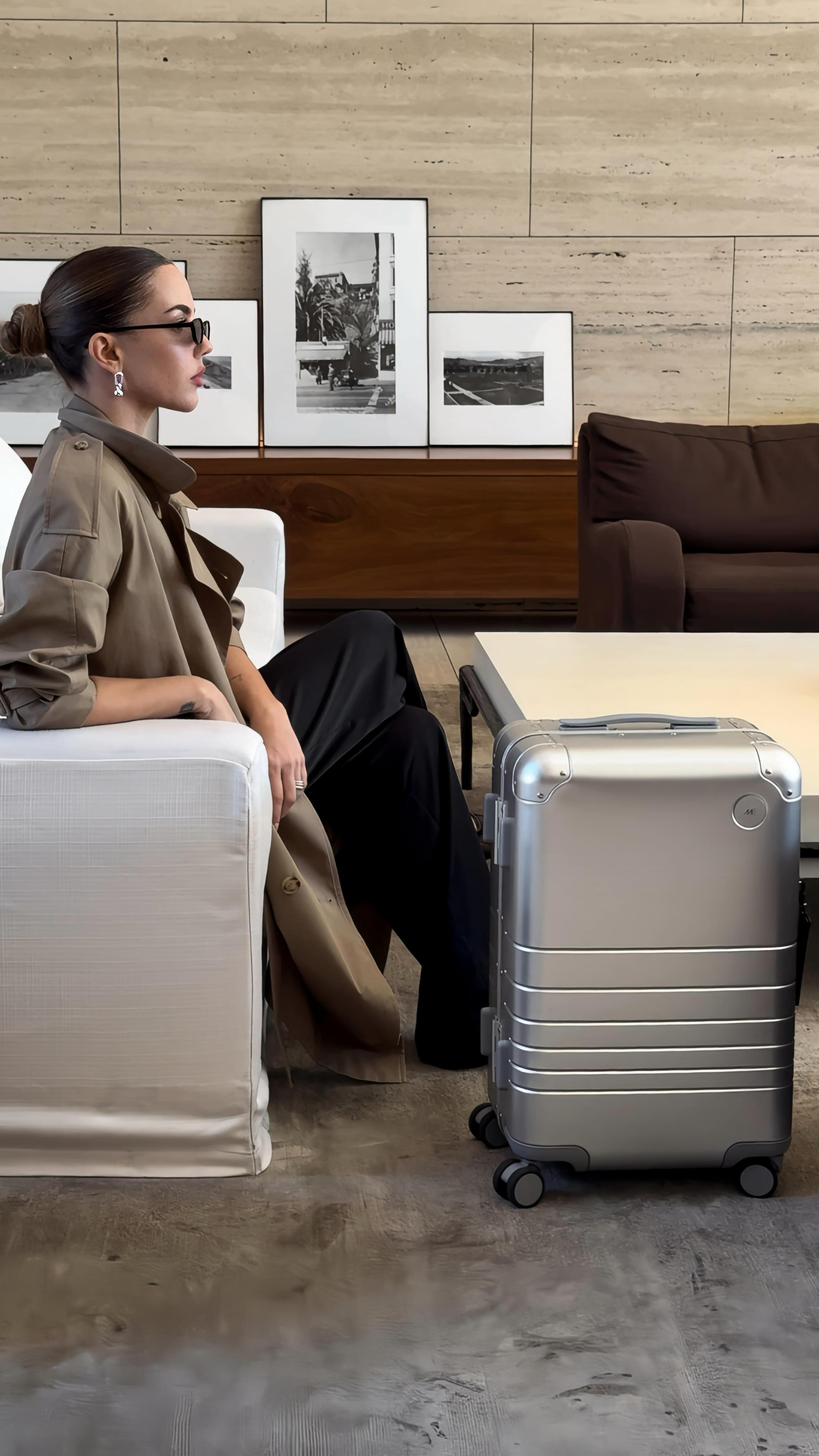 Instagram post by @amandaschweers for Monos. Caption reads: going places @monostravel #monospartner.