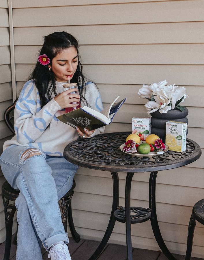 Instagram post by @thecoffeelover.mama for True Lemon. Caption reads: Spring is in the air and slowly but surely we are....