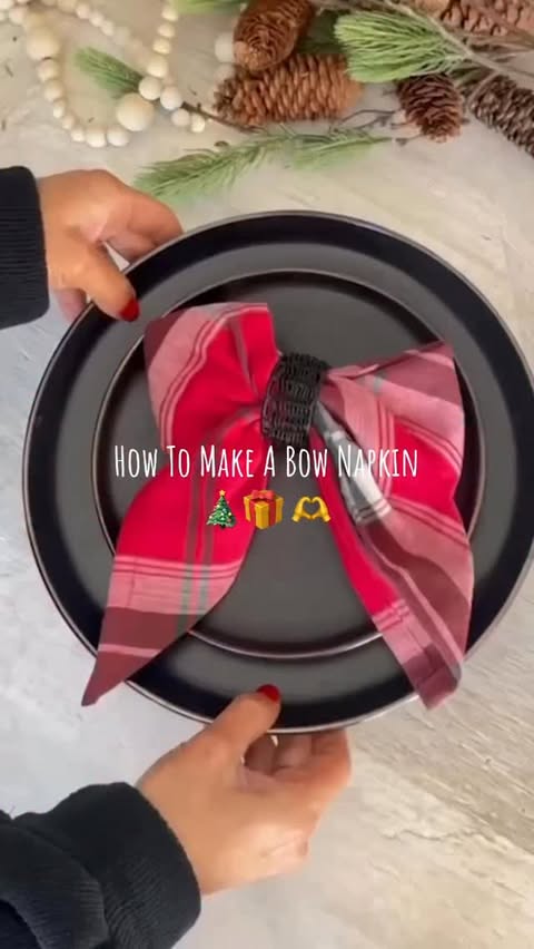 Instagram post by @citygirlgonemom for Kohl's. Caption reads: 🎀🎄The easiest way to make your holiday table....