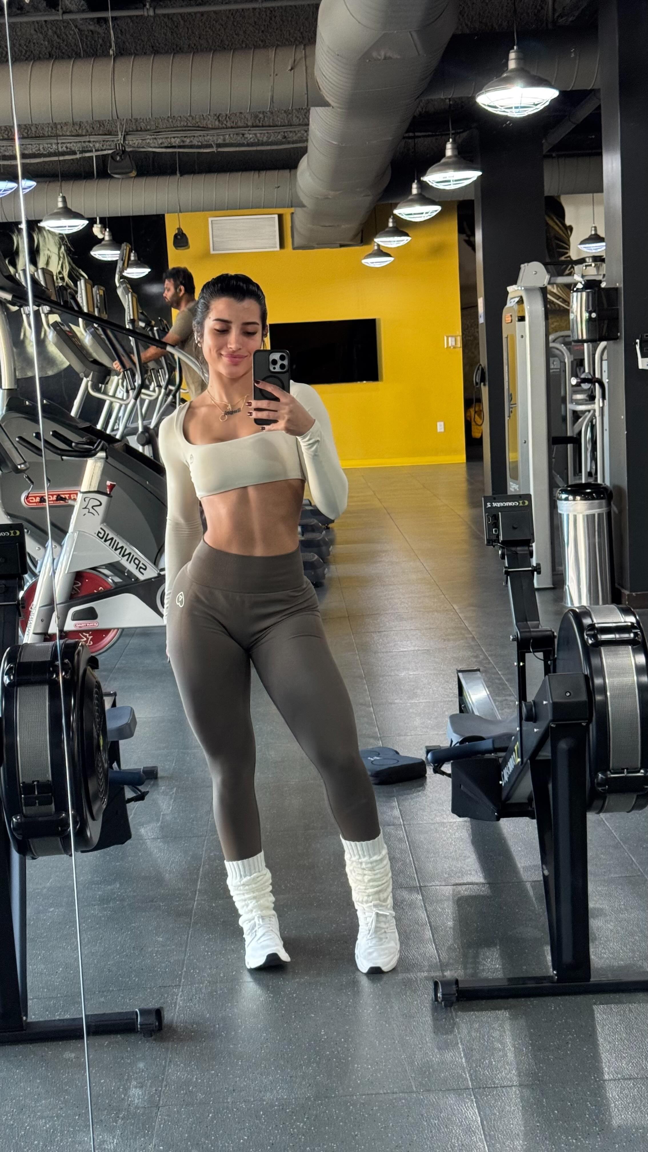 Instagram post by @jac_bitti for Animal. Caption reads: [...] messing with your sleep!!

Give this ANIMAL....