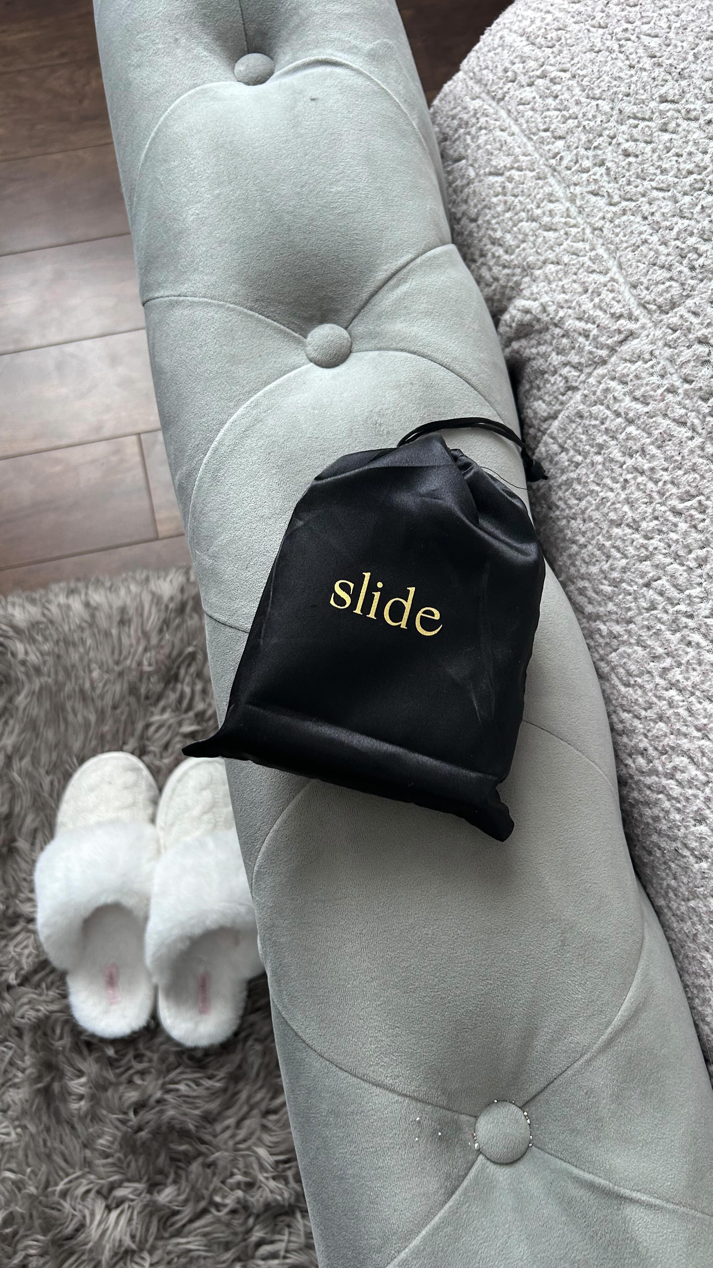 Instagram post by @ariannenadeauu_ for Slide Jewels. Caption reads: slide jewelry unboxing <3
thank you @slidejewels....