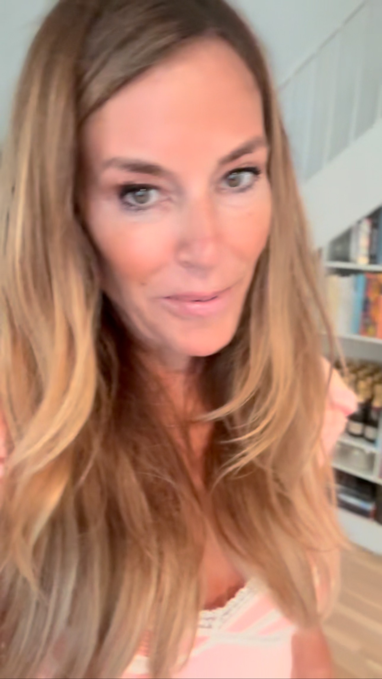 Instagram post by @kellybensimon for Cameo. Caption reads: [...] the laughs, and a little KKB magic—one Cameo....