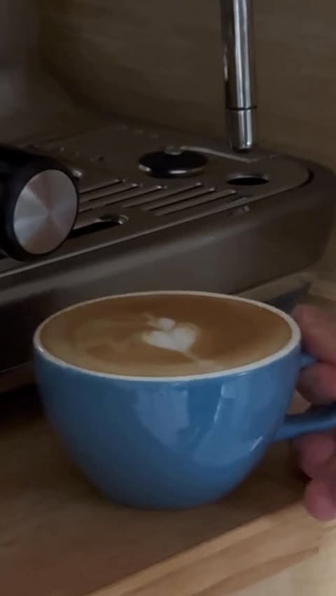 Instagram post by an influencer for Deal Coffee. Caption reads: [...] #reklam #işbirliği @dealcoffee.