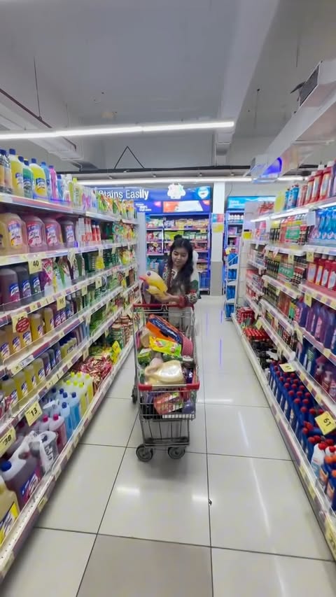 Instagram post by @maria_motiwala for SMART Bazaar. Caption reads: [...] made shopping so much easier. #ad....
