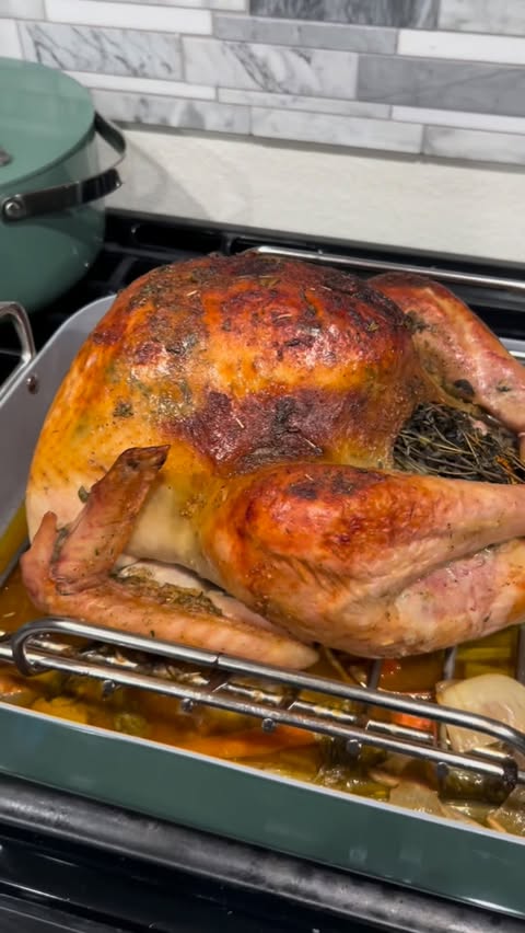 Instagram post by @dinner4myfam for Better Than Bouillon. Caption reads: [...] flavor thanks to a big scoop of Better Than....