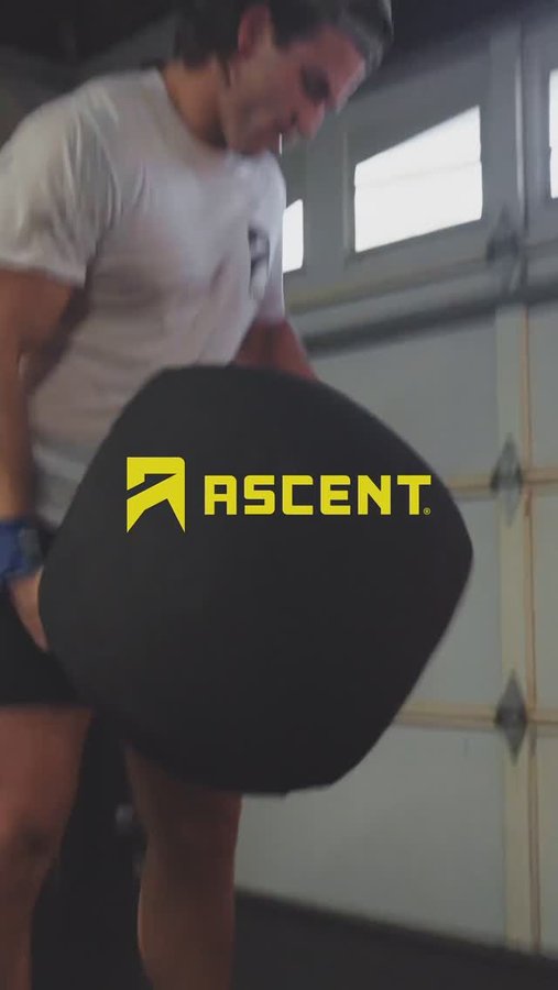 Instagram post by @derekmack_ for Ascent Protein. Caption reads: @ascent_protein 

25 grams of protein - tastes....