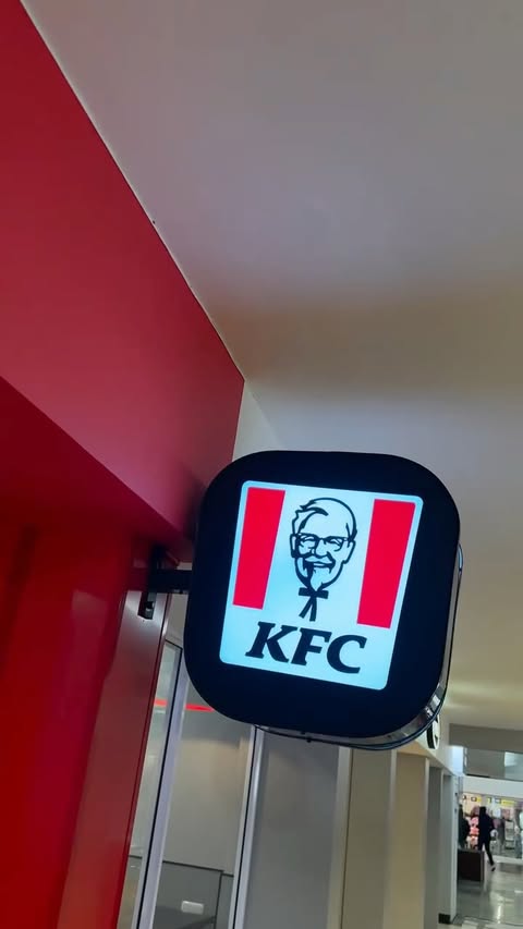 Instagram post by @vimbalifts for KFC. Caption reads: [...] 2 BBQ Colonel Burgers for R79.90....