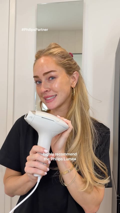 Instagram post by @sydneyschiffer for Philips. Caption reads: #PhilipsPartner @philipsbeautyus helping me feel....