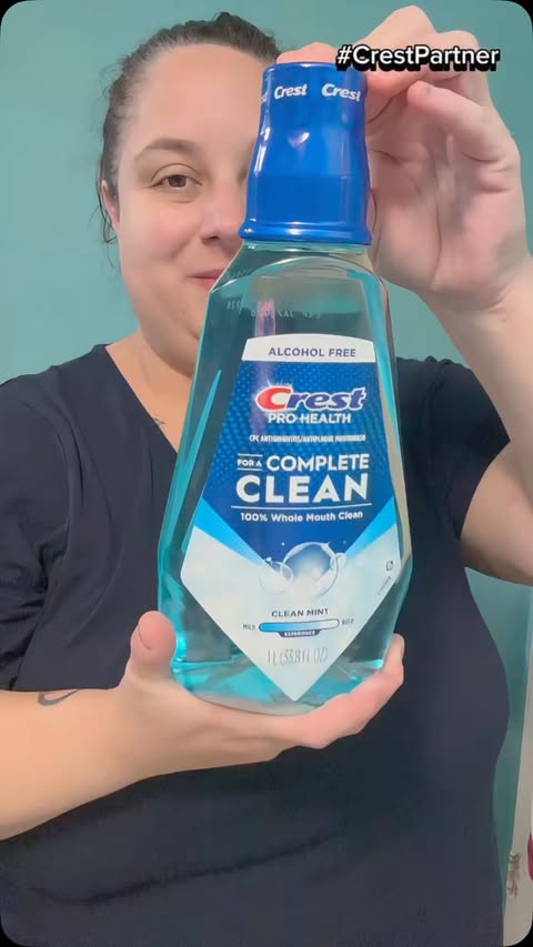 Instagram post by @dutcherstefanie for Crest. Caption reads: [...] in my morning routine! I’ve been using Crest....