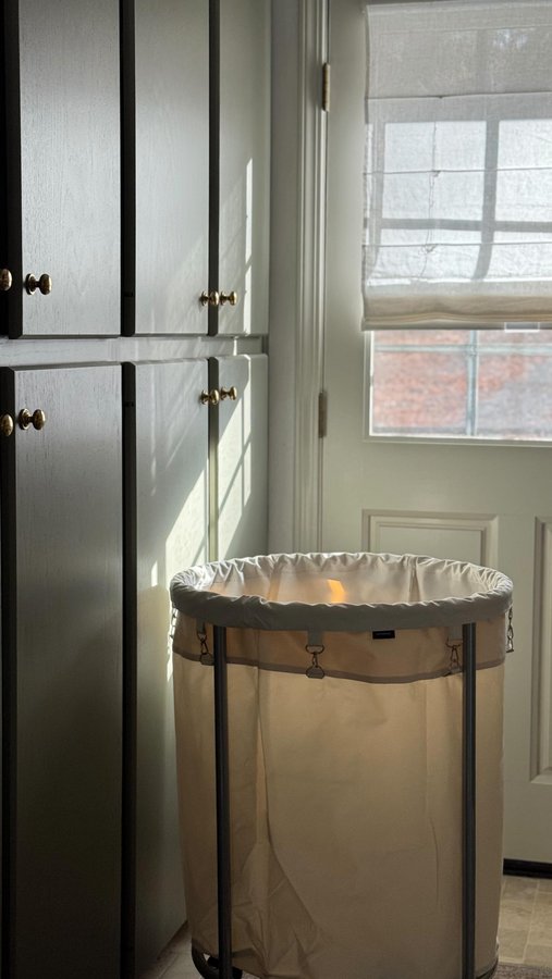 Instagram post by @oakandmarsh for SONGMICS HOME. Caption reads: [...] the way😆

This laundry roller from....