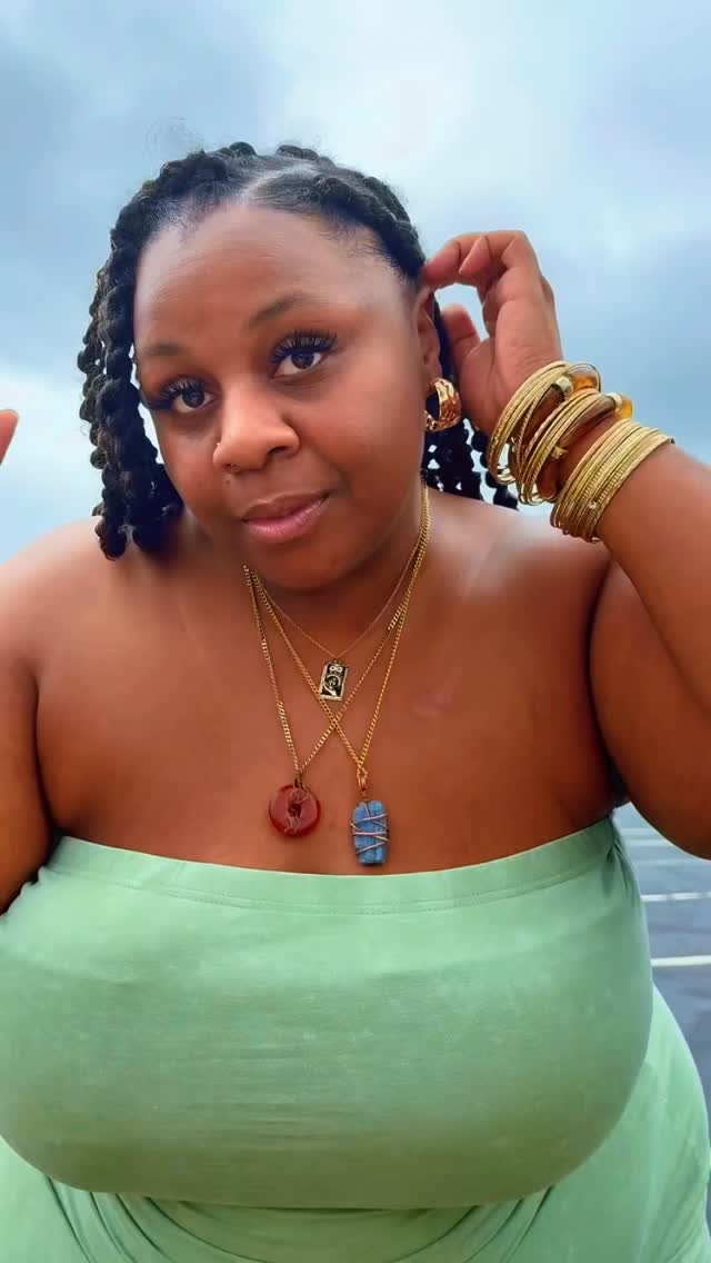 Instagram post by @trubeautyest85 for Rainbow Shops. Caption reads: What’s the move for the weekend?!
👗:....