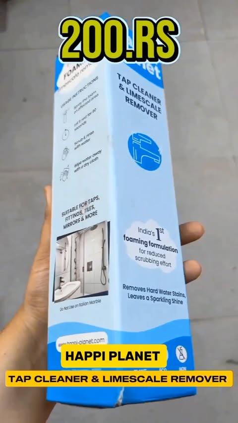 Instagram post by @aakarshi_jolly for Happi Planet. Caption reads: [...] zaroor check karein. I’ve been using Happi....