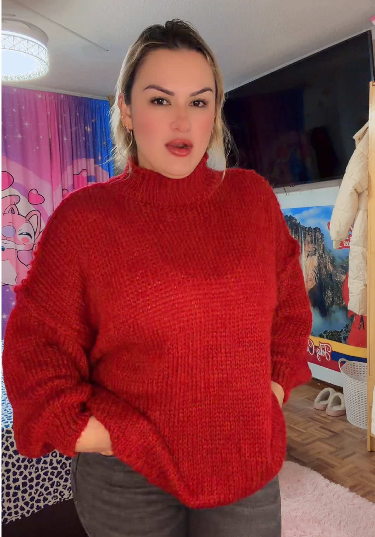 TikTok post by @wendylachama for Utopya Shop. Caption reads: [...] jersey ideal para este invierno😍 @Utopya....