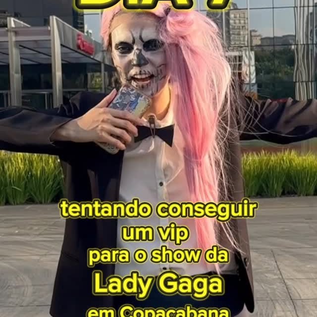 Instagram post by @jujudosteclados for Santander. Caption reads: @santanderbrasil será que God makes no mistakes....