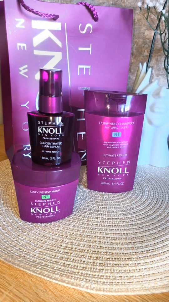 Instagram post by @makamemoir for Beautytap. Caption reads: I’m honestly impressed! Stephen Knoll’s Natural....