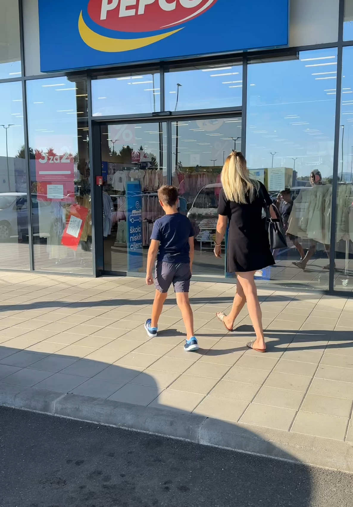 TikTok post by @andreamaras4 for Pepco. Caption reads: Povratak u školu i malo jesenske dekoracije za dom....