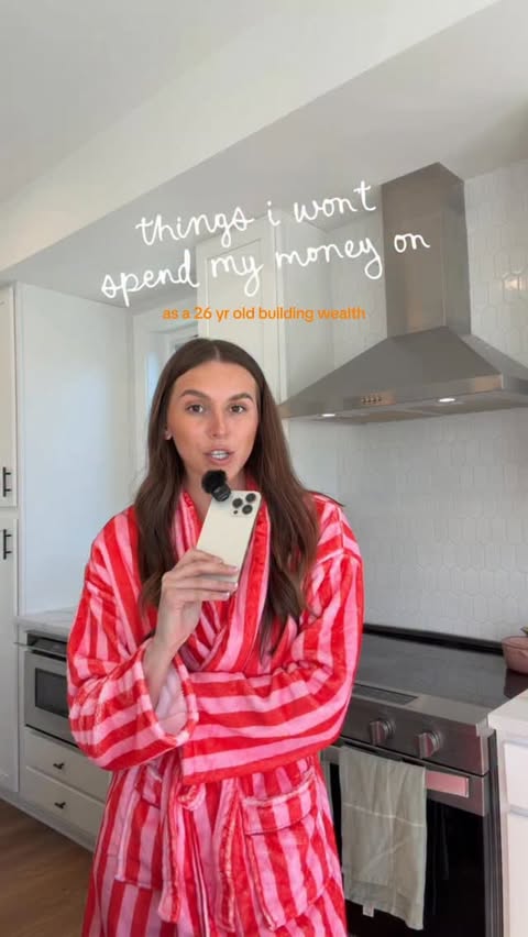 Instagram post by @itserinconfortini for Boost Mobile. Caption reads: [...] way to keep your bill low, and @boostmobile....